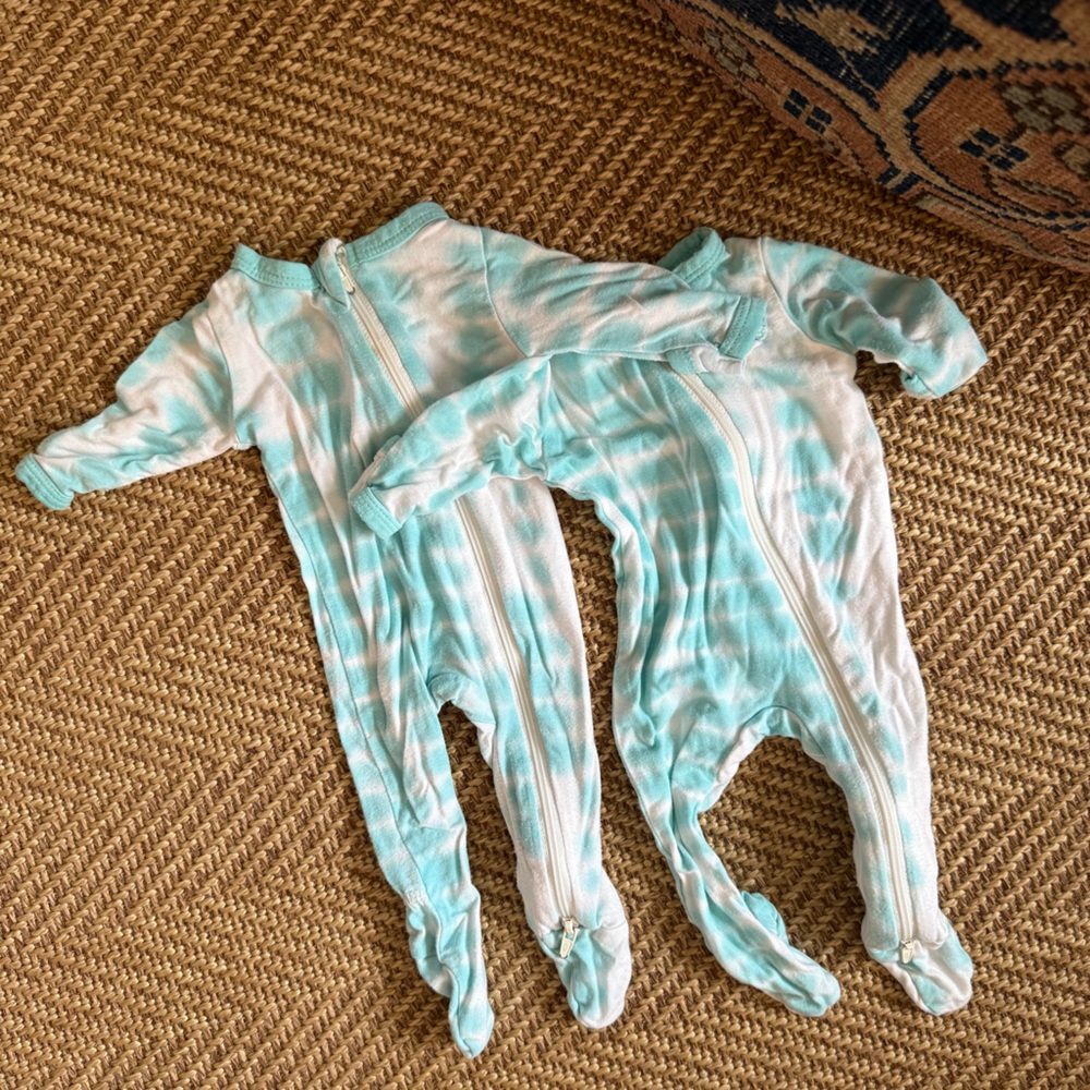 Kyte Baby Aqua and White Footies